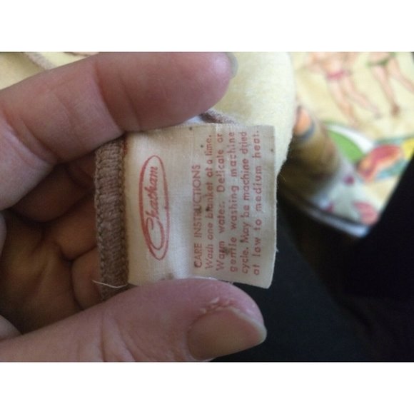 Chatham Vintage Blanket Day at the Beach Bathing Beauties  44" x 70" EUC - Picture 9 of 9